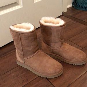 Reduced!! Ugg classic short boots